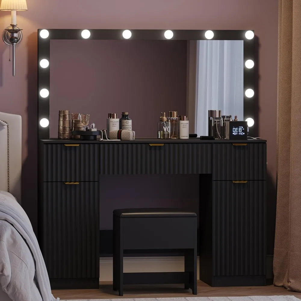 Vee Vanity